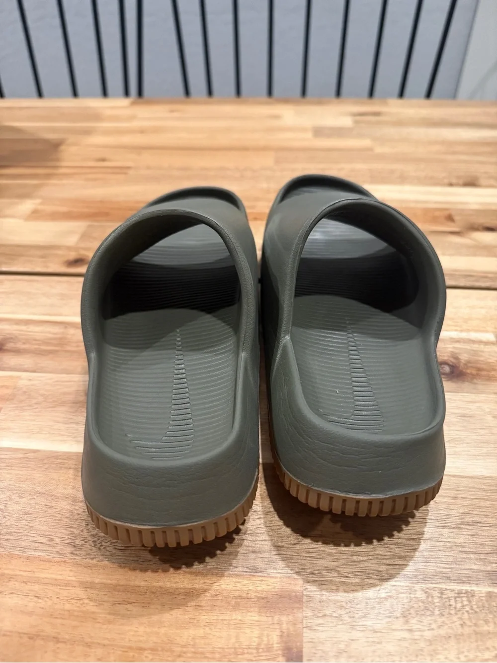 Mens Nike Calm 2.0 slides army green